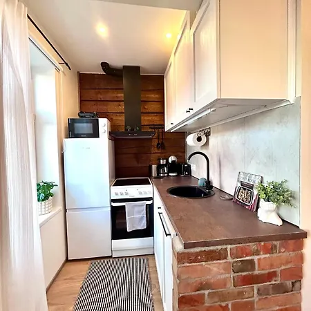 Stella's Kappeli - Near Bus Station And Airport - Near Bus Tram Stops - Free Parking, Wifi And Netflix - New Renovation * Reval