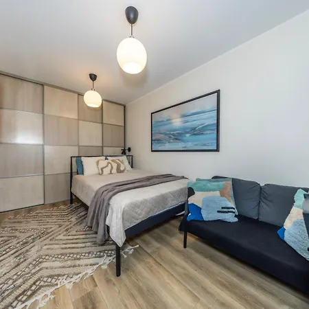 Stella's Kappeli - Near Bus Station And Airport - Near Bus Tram Stops - Free Parking, Wifi And Netflix - New Renovation *