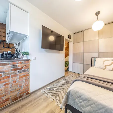 Appartamento Stella's Kappeli - Near Bus Station And Airport - Near Bus Tram Stops - Free Parking, Wifi And Netflix - New Renovation Reval