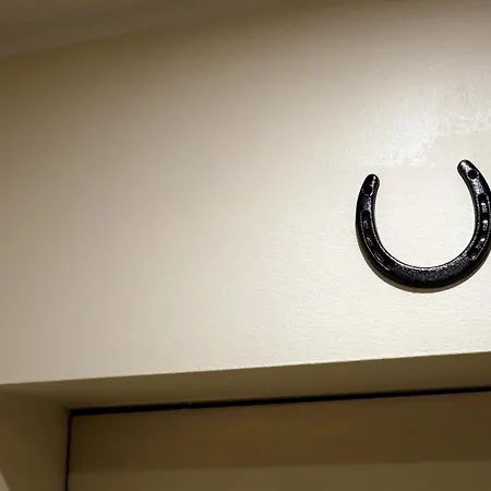 Stella's Kappeli - Near Bus Station And Airport - Near Bus Tram Stops - Free Parking, Wifi And Netflix - New Renovation Tallin