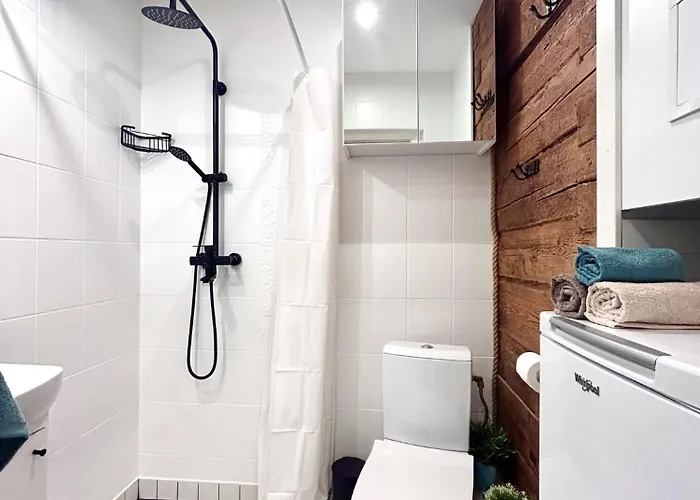 아파트 Stella's Kappeli - Near Bus Station And Airport - Near Bus Tram Stops - Free Parking, Wifi And Netflix - New Renovation