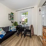 Stella's Kappeli - Near Bus Station And Airport - Near Bus Tram Stops - Free Parking, Wifi And Netflix - New Renovation تالين